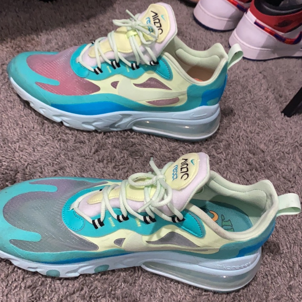 Air max 270 , Little to No damage to them - Picture 4 of 5